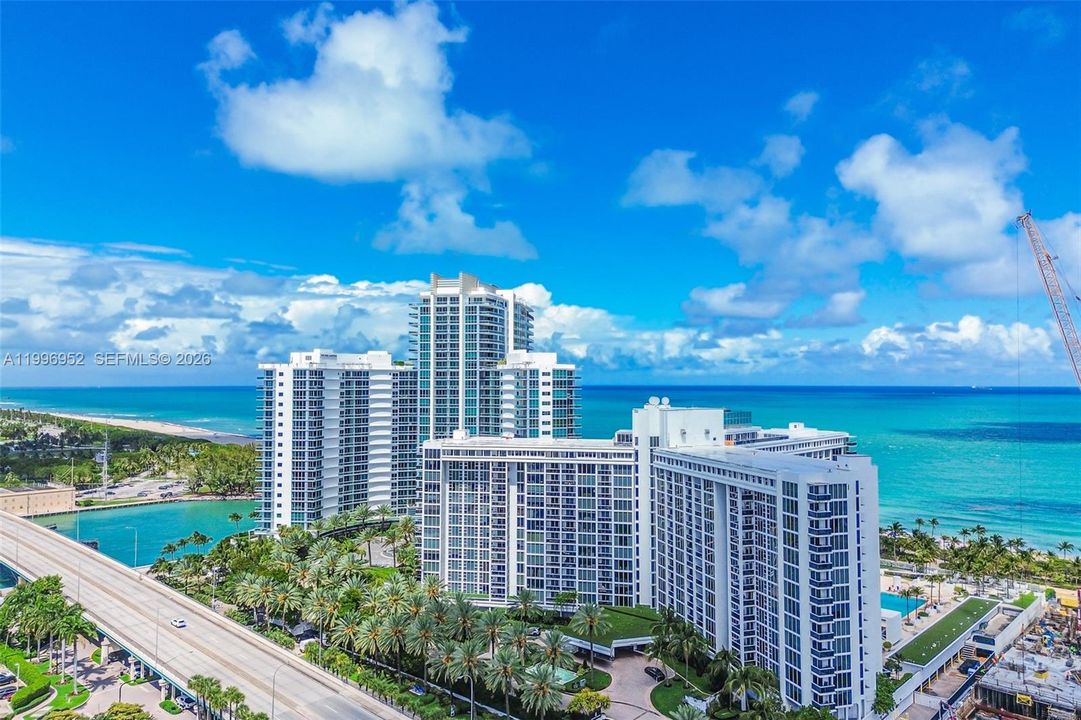 For Sale: $1,890,000 (3 beds, 2 baths, 1300 Square Feet)