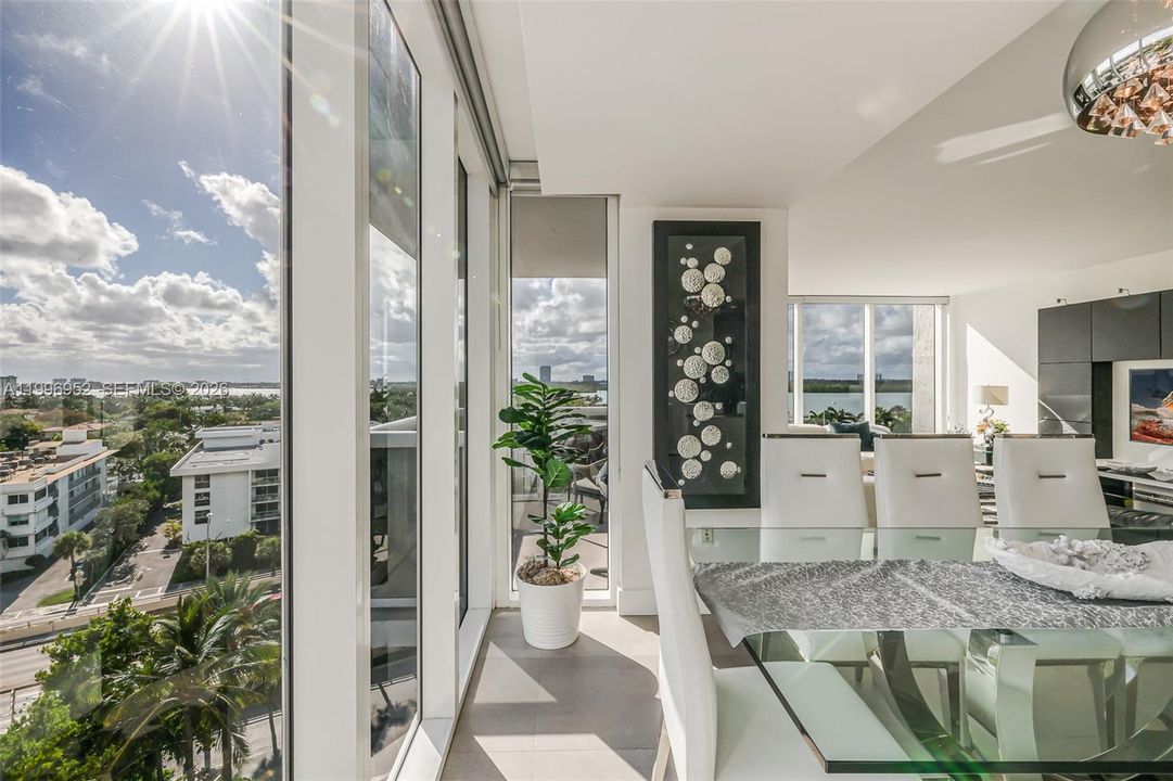 For Sale: $1,890,000 (3 beds, 2 baths, 1300 Square Feet)