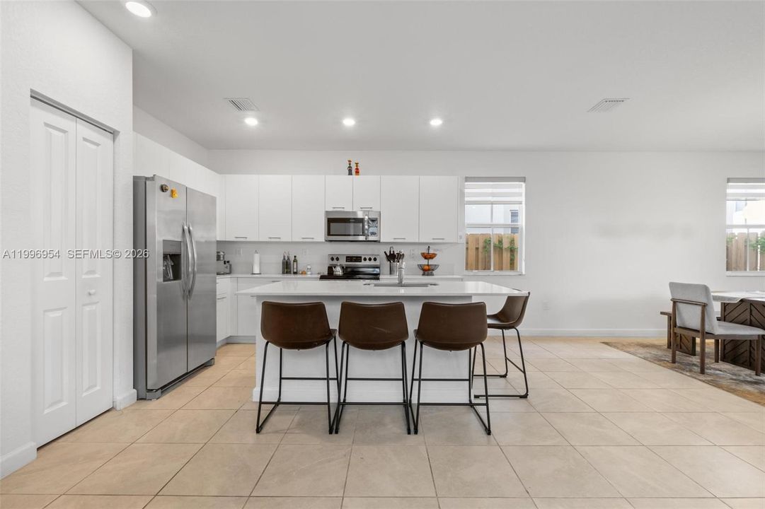 For Sale: $657,000 (5 beds, 3 baths, 2233 Square Feet)