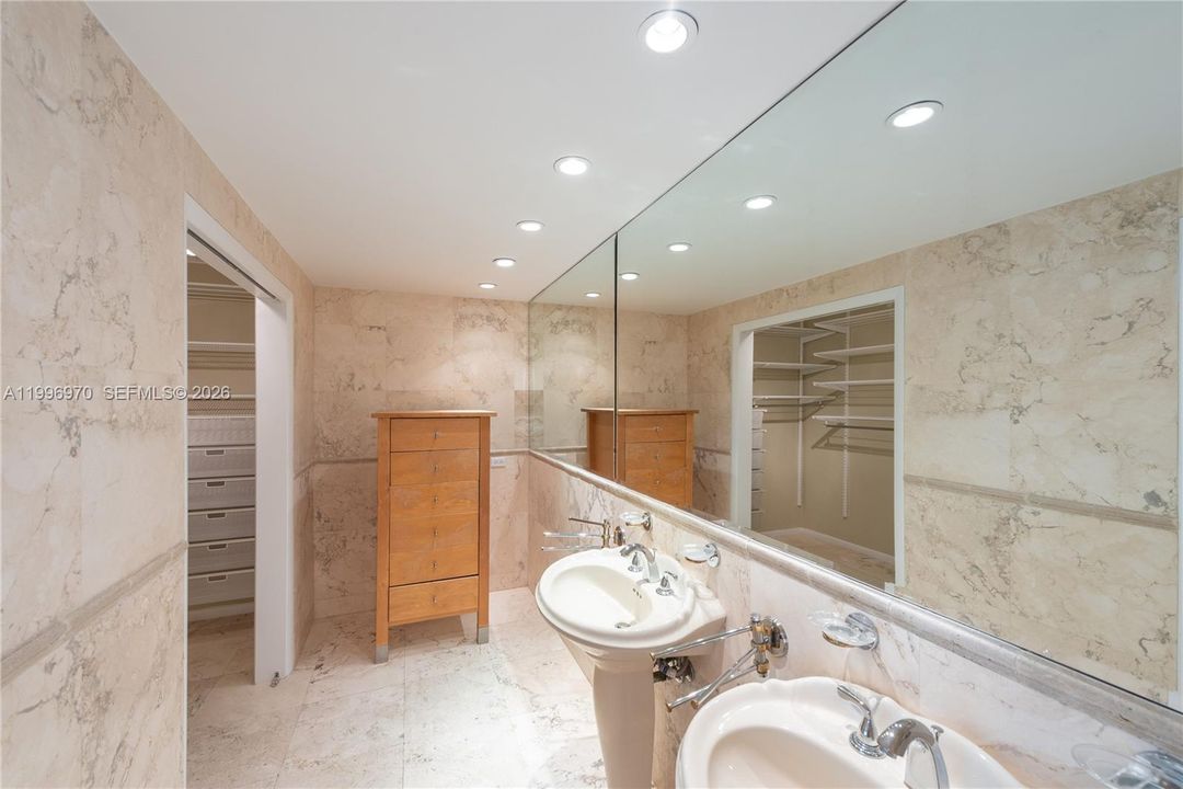 Active With Contract: $4,500 (2 beds, 2 baths, 1365 Square Feet)