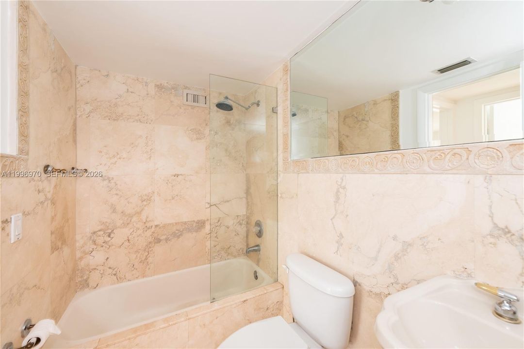 Active With Contract: $4,500 (2 beds, 2 baths, 1365 Square Feet)