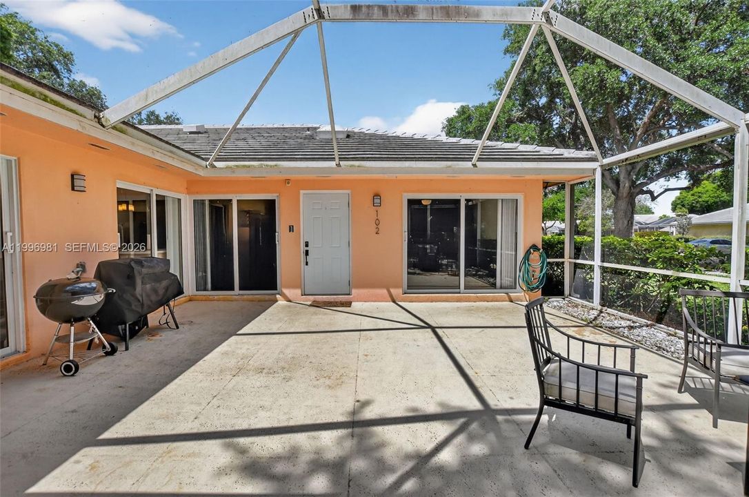 For Sale: $375,000 (2 beds, 2 baths, 1152 Square Feet)