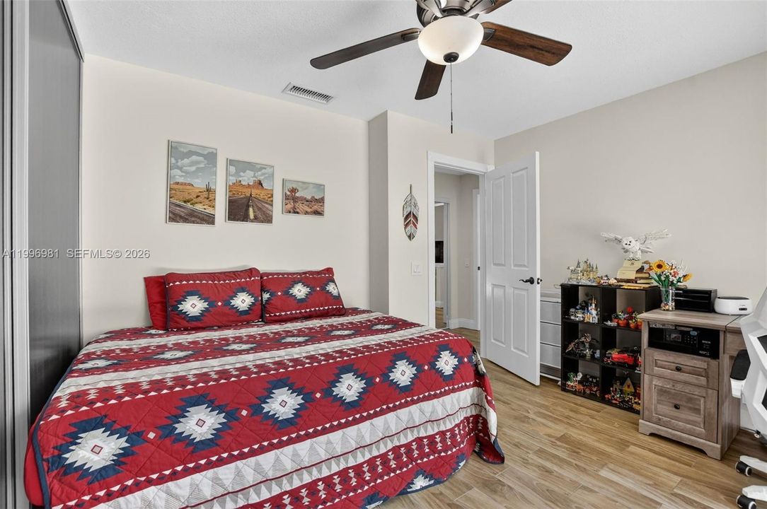 For Sale: $375,000 (2 beds, 2 baths, 1152 Square Feet)