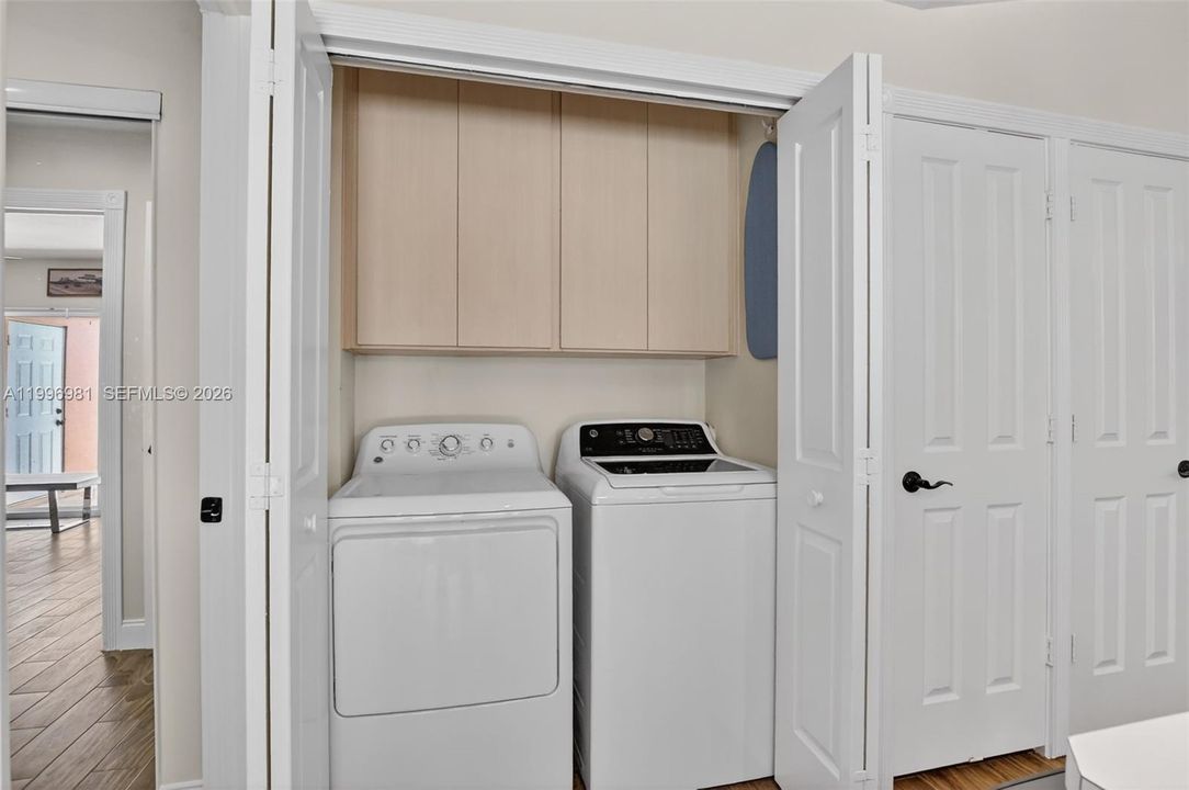 For Sale: $375,000 (2 beds, 2 baths, 1152 Square Feet)