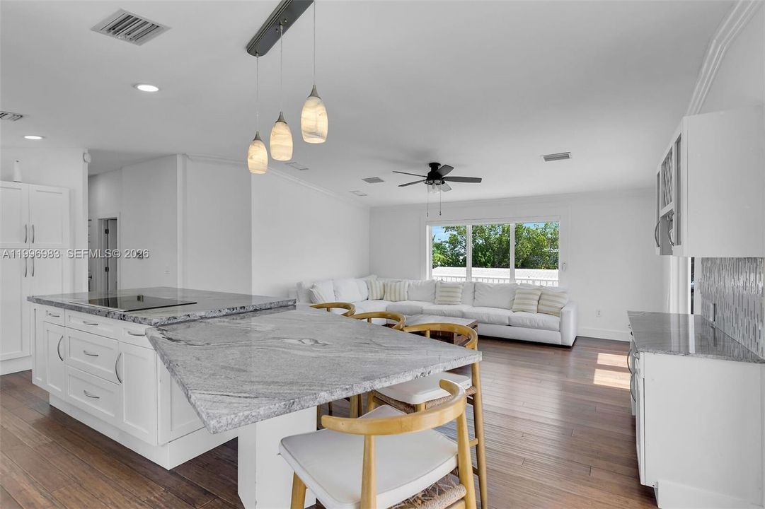 En Venta: $1,350,000 (3 camas, 2 baños, 1551 Pies cuadrados)