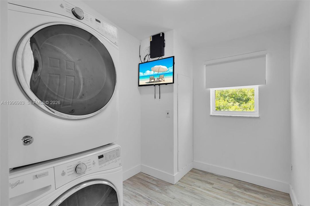 En Venta: $1,350,000 (3 camas, 2 baños, 1551 Pies cuadrados)