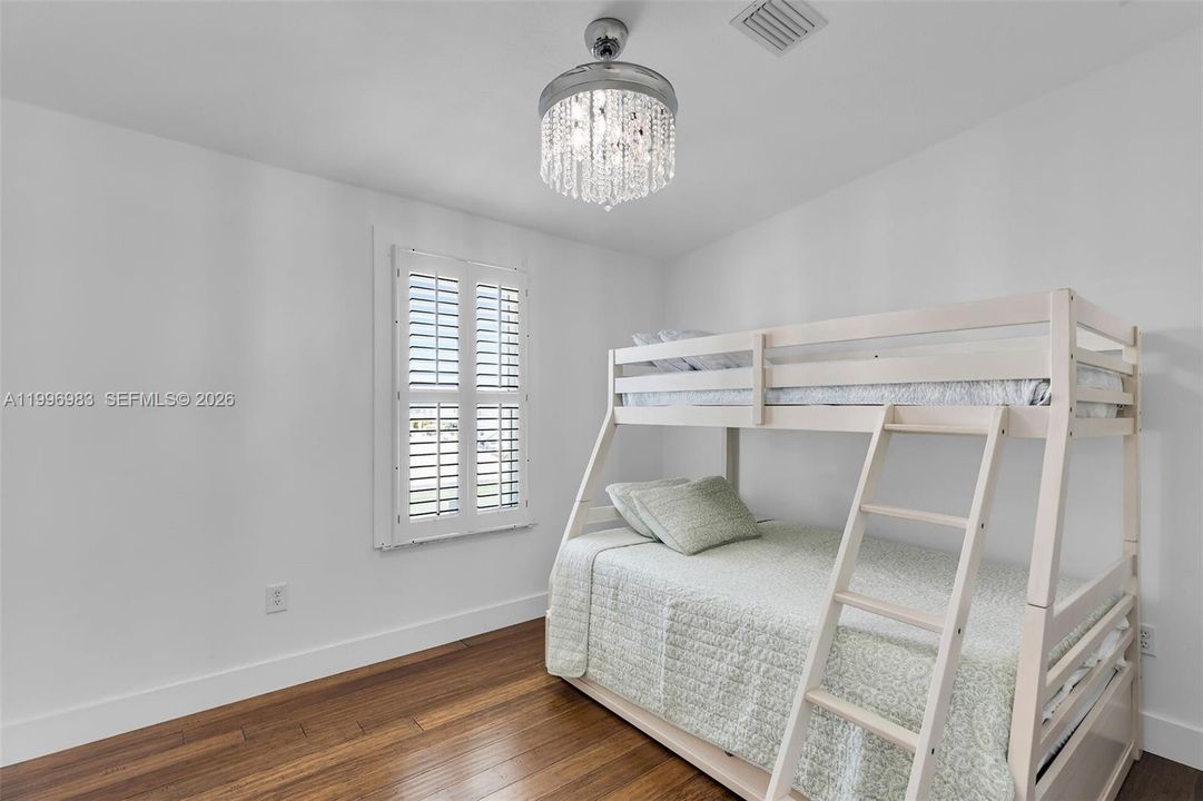 En Venta: $1,350,000 (3 camas, 2 baños, 1551 Pies cuadrados)