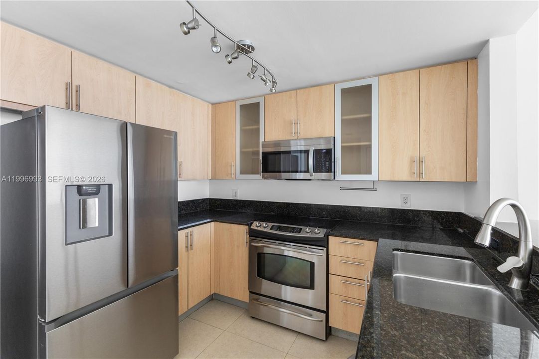 Active With Contract: $749,000 (3 beds, 2 baths, 1336 Square Feet)