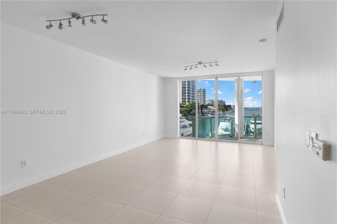 Active With Contract: $749,000 (3 beds, 2 baths, 1336 Square Feet)