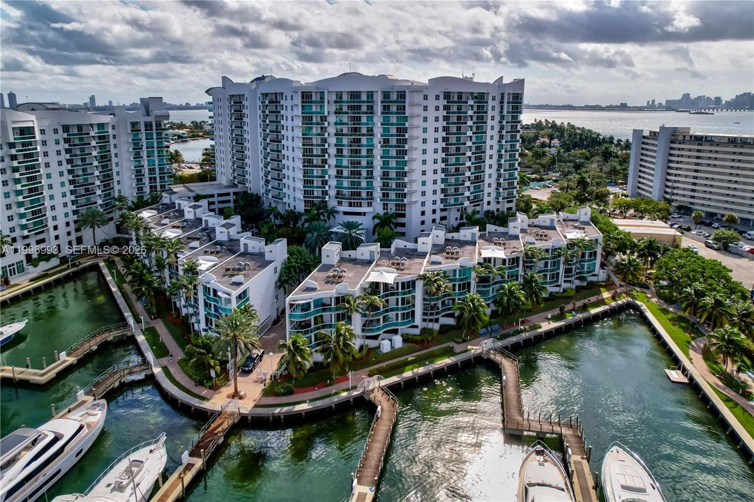 Active With Contract: $749,000 (3 beds, 2 baths, 1336 Square Feet)
