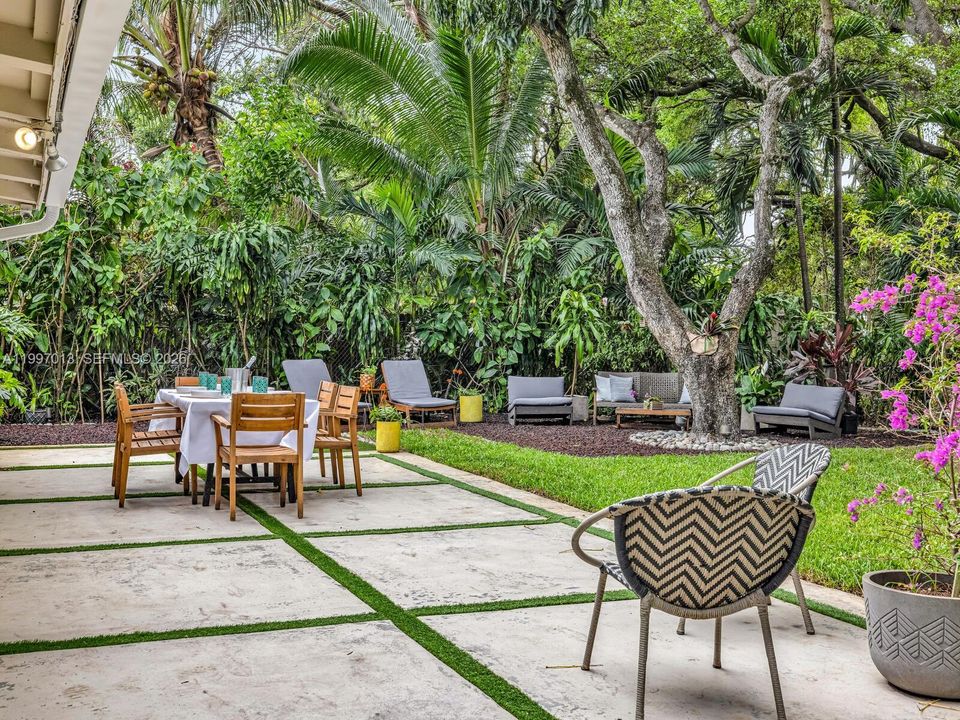 Private & Tranquil Backyard Paradise