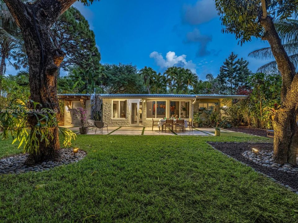 Active With Contract: $1,325,000 (3 beds, 2 baths, 2242 Square Feet)
