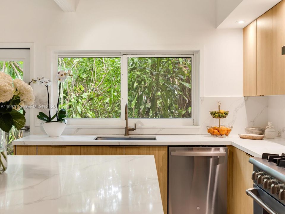 Active With Contract: $1,325,000 (3 beds, 2 baths, 2242 Square Feet)