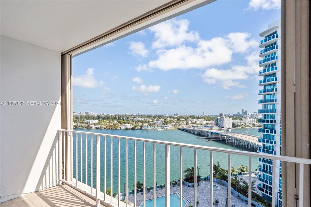 For Sale: $435,000 (2 beds, 2 baths, 1509 Square Feet)
