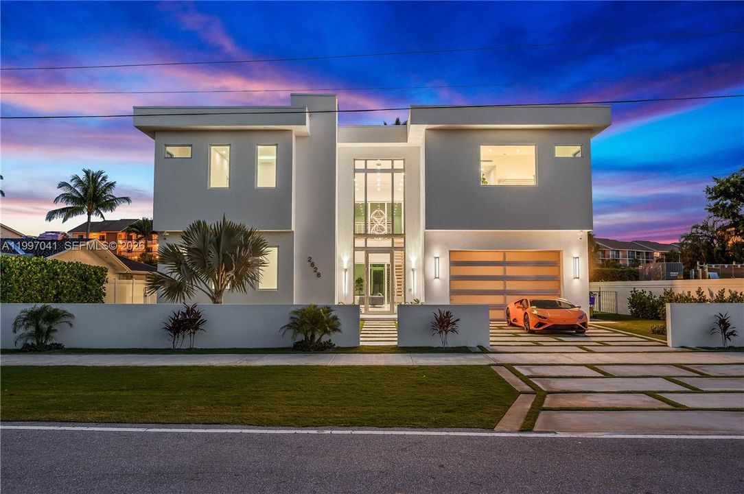 For Rent: $27,500 (5 beds, 5 baths, 5024 Square Feet)