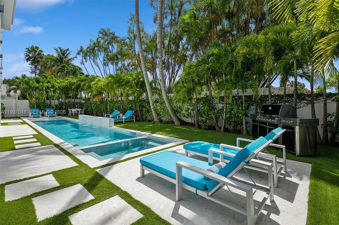 For Rent: $27,500 (5 beds, 5 baths, 5024 Square Feet)
