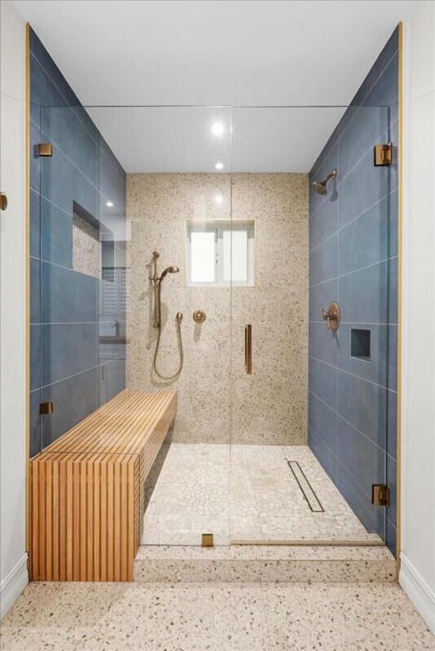 70-PrimaryBathtoomjpeg
