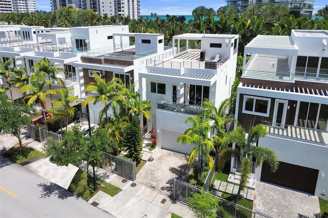 Недавно арендовано: $17,500 (5 спален, 4 ванн, 3156 Квадратных фут)