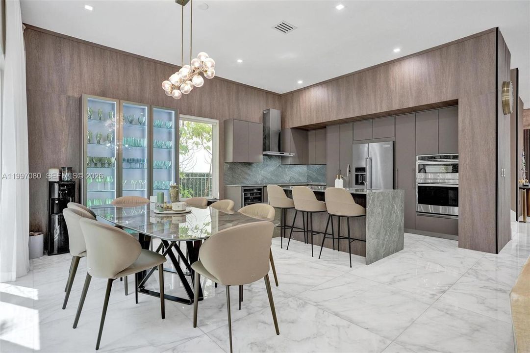Недавно арендовано: $17,500 (5 спален, 4 ванн, 3156 Квадратных фут)