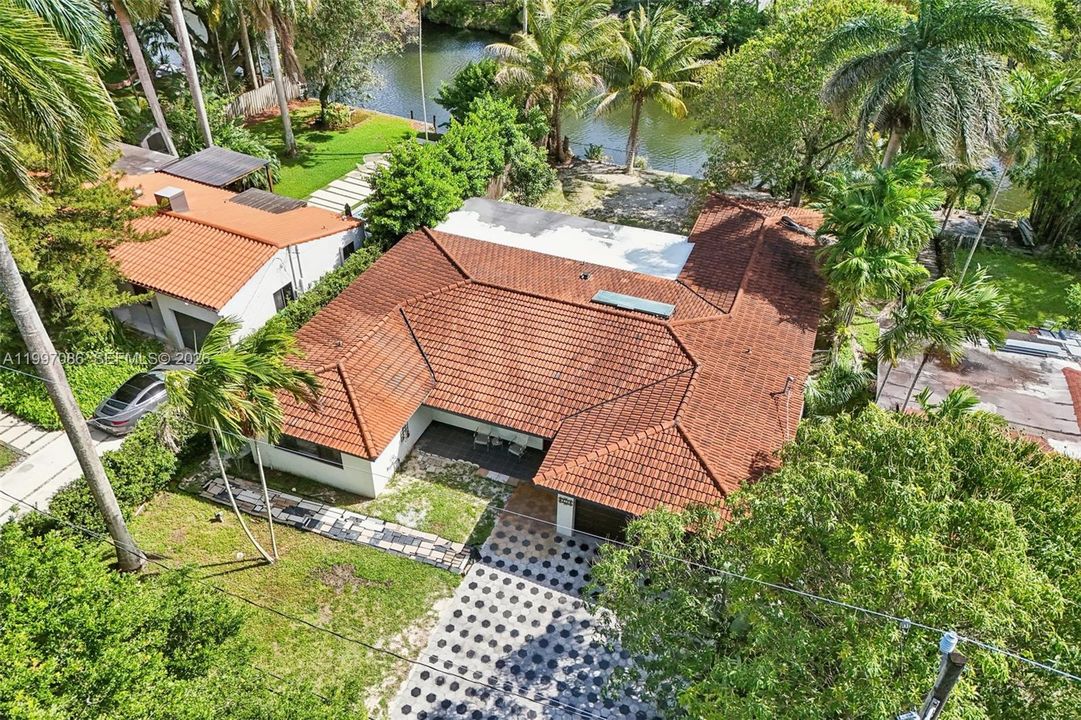 En Venta: $1,799,900 (3 camas, 3 baños, 2159 Pies cuadrados)