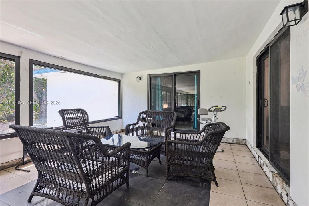 En Venta: $1,799,900 (3 camas, 3 baños, 2159 Pies cuadrados)