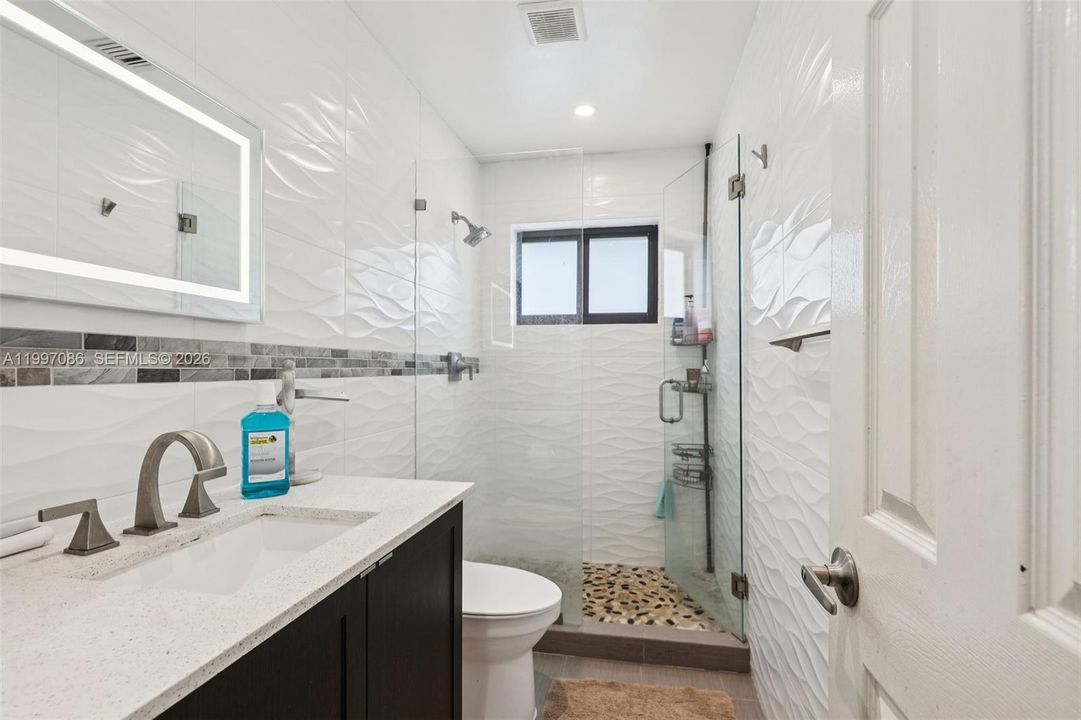 En Venta: $1,799,900 (3 camas, 3 baños, 2159 Pies cuadrados)