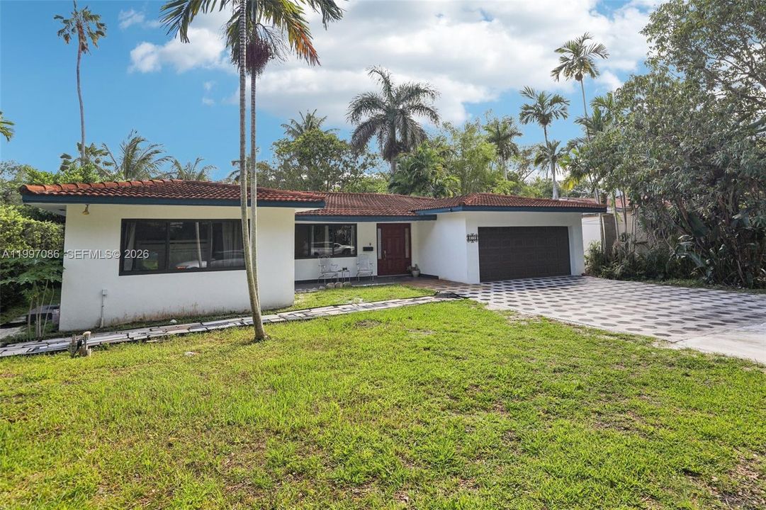 En Venta: $1,799,900 (3 camas, 3 baños, 2159 Pies cuadrados)