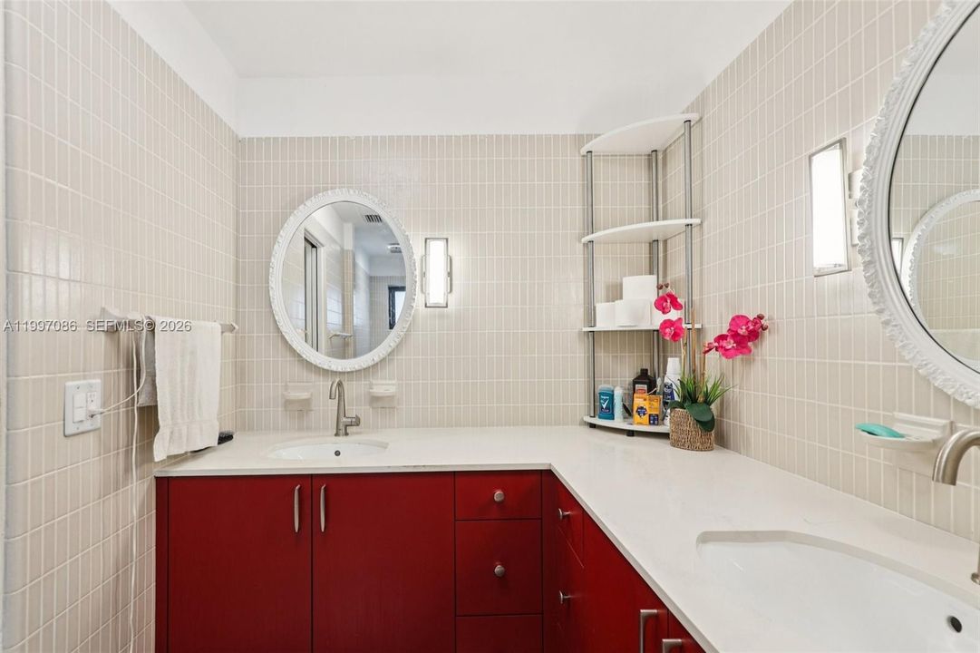 En Venta: $1,799,900 (3 camas, 3 baños, 2159 Pies cuadrados)