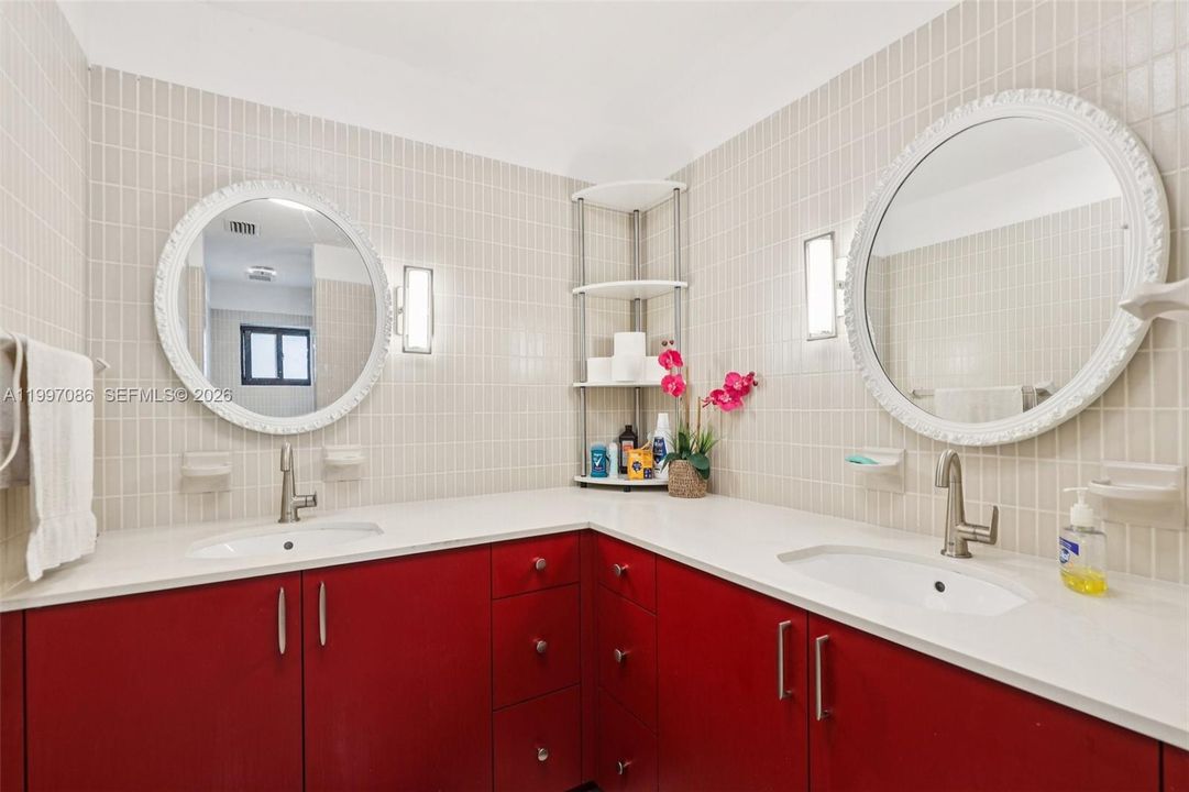 En Venta: $1,799,900 (3 camas, 3 baños, 2159 Pies cuadrados)