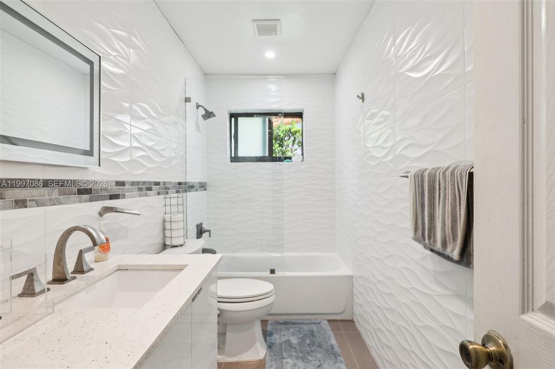 En Venta: $1,799,900 (3 camas, 3 baños, 2159 Pies cuadrados)
