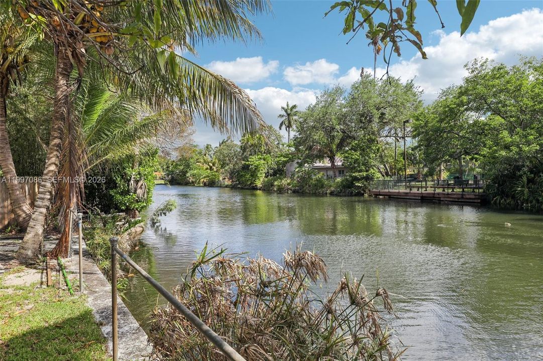 En Venta: $1,799,900 (3 camas, 3 baños, 2159 Pies cuadrados)