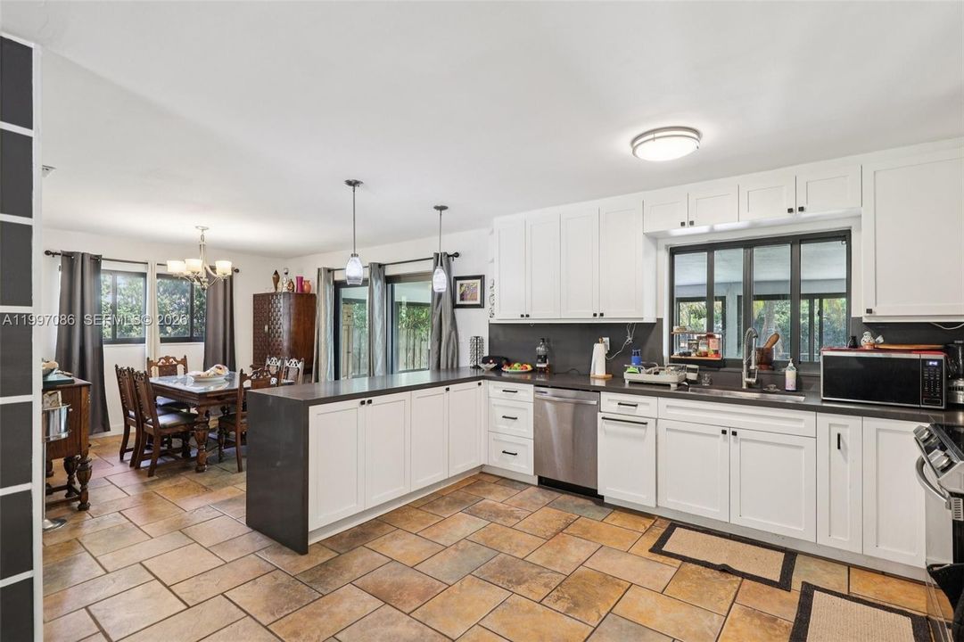 En Venta: $1,799,900 (3 camas, 3 baños, 2159 Pies cuadrados)