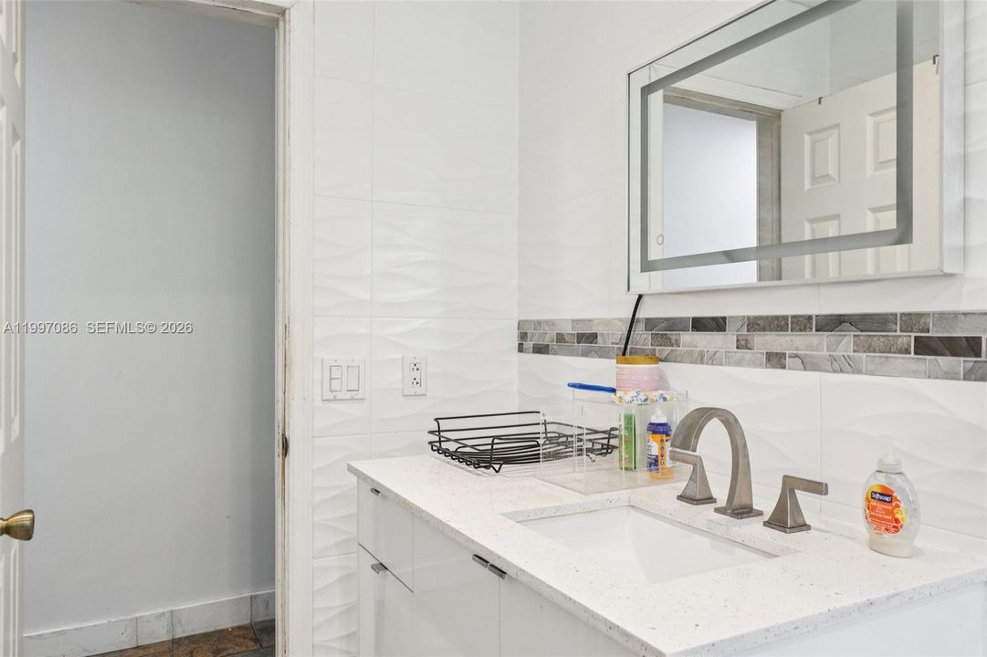 En Venta: $1,799,900 (3 camas, 3 baños, 2159 Pies cuadrados)
