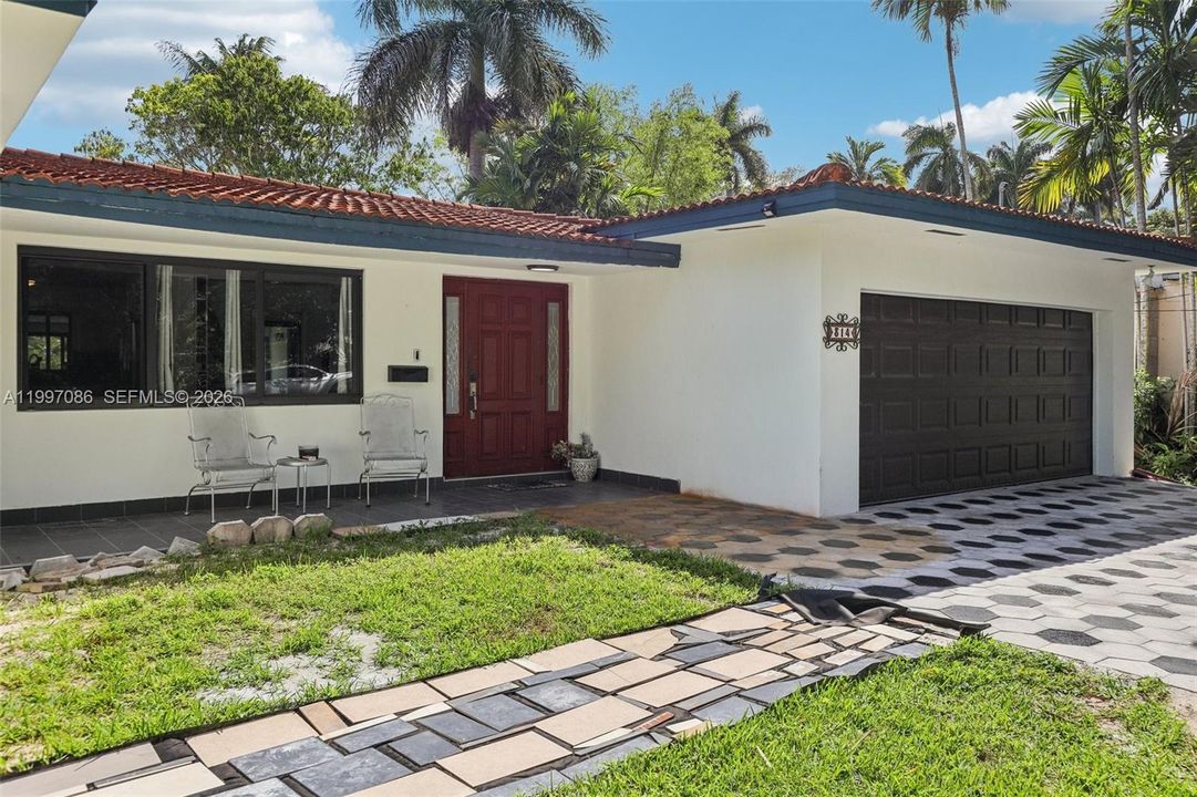 En Venta: $1,799,900 (3 camas, 3 baños, 2159 Pies cuadrados)