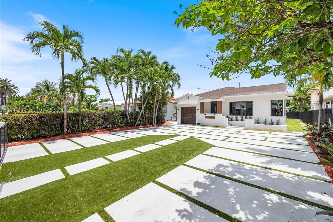 For Sale: $2,200,000 (4 beds, 2 baths, 2112 Square Feet)