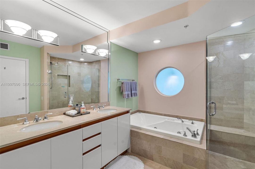 For Sale: $2,300,000 (2 beds, 2 baths, 1530 Square Feet)