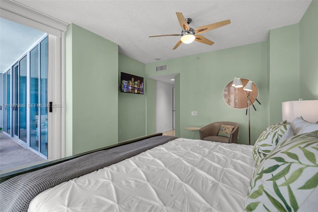 For Sale: $2,300,000 (2 beds, 2 baths, 1530 Square Feet)