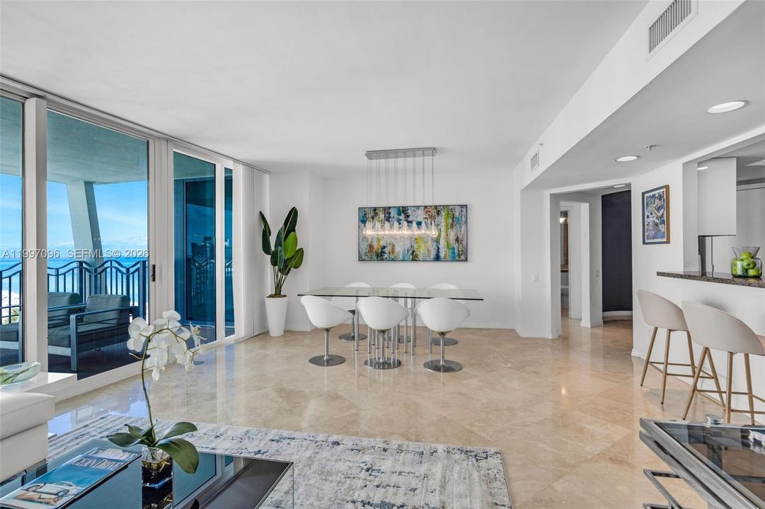 For Sale: $2,300,000 (2 beds, 2 baths, 1530 Square Feet)