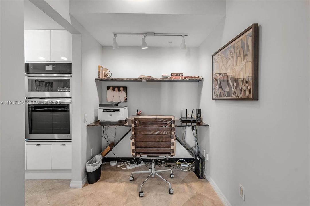 For Sale: $2,300,000 (2 beds, 2 baths, 1530 Square Feet)