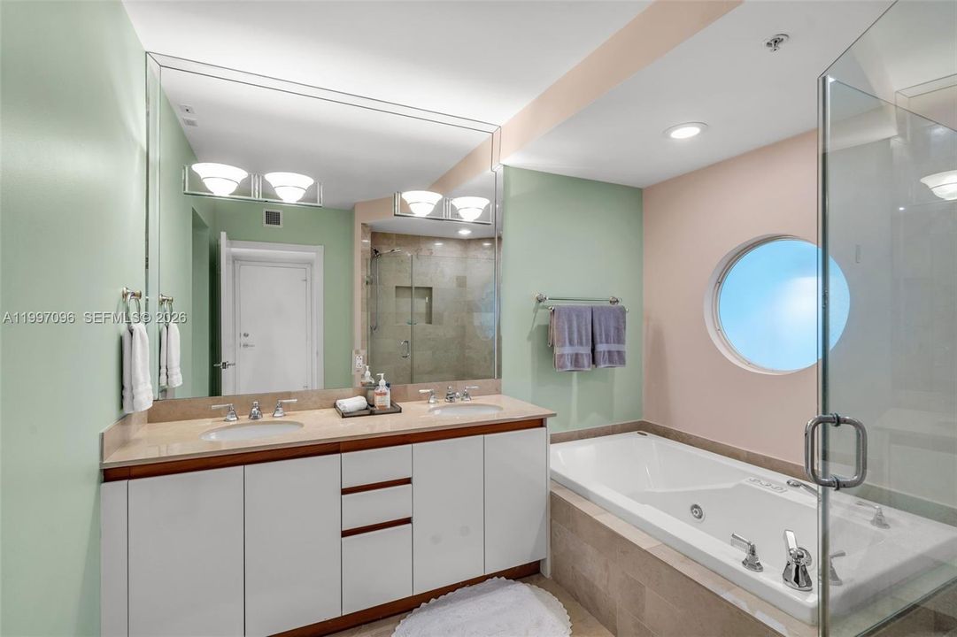 For Sale: $2,300,000 (2 beds, 2 baths, 1530 Square Feet)
