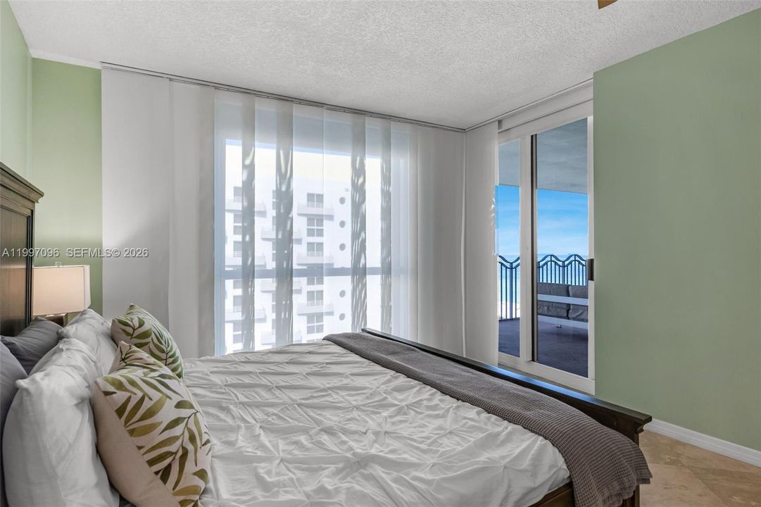 For Sale: $2,300,000 (2 beds, 2 baths, 1530 Square Feet)