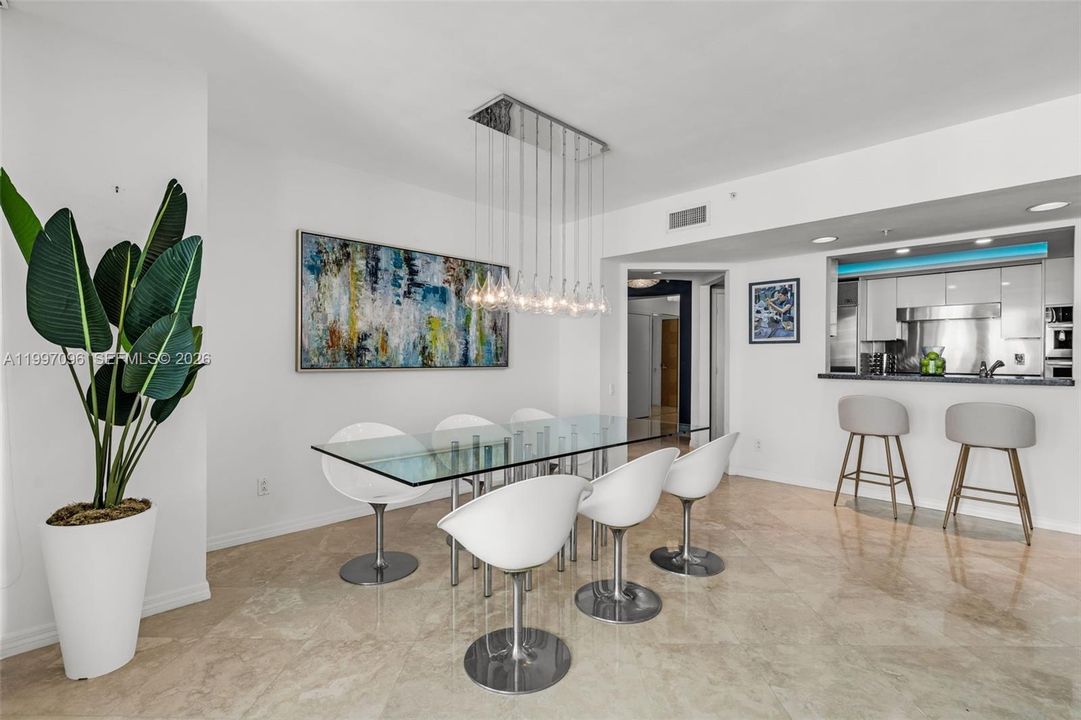 For Sale: $2,300,000 (2 beds, 2 baths, 1530 Square Feet)