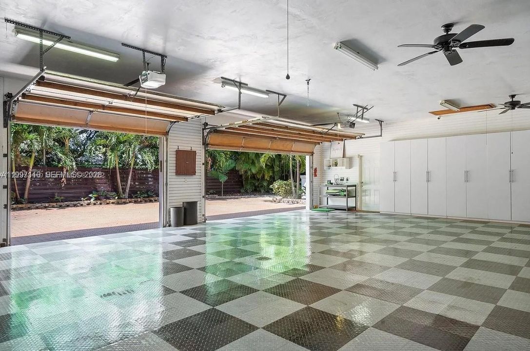 В аренду: $17,500 (4 спален, 4 ванн, 3494 Квадратных фут)
