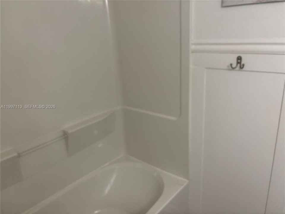 Под контрактом: $295,000 (3 спален, 2 ванн, 0 Квадратных фут)