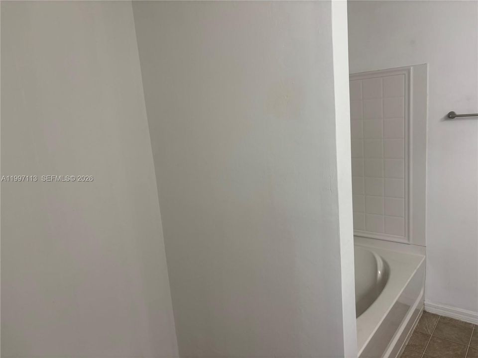 Под контрактом: $295,000 (3 спален, 2 ванн, 0 Квадратных фут)