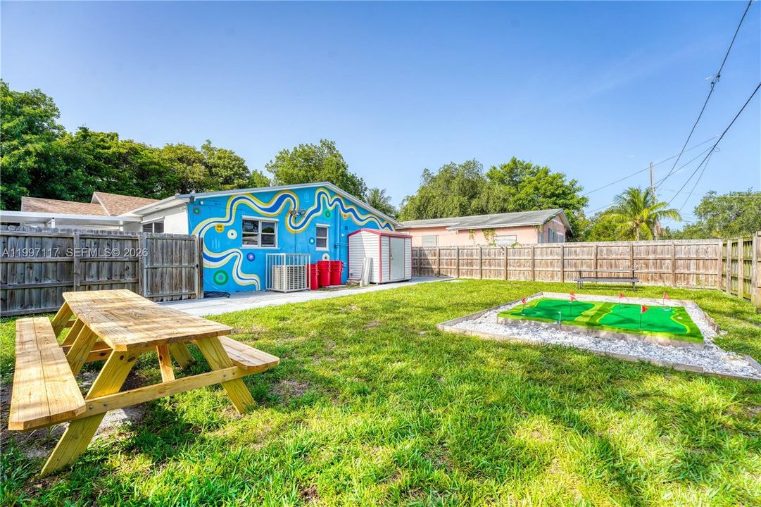 For Sale: $575,000 (6 beds, 4 baths, 1740 Square Feet)
