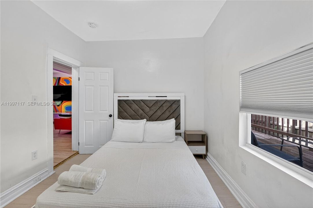 For Sale: $575,000 (6 beds, 4 baths, 1740 Square Feet)