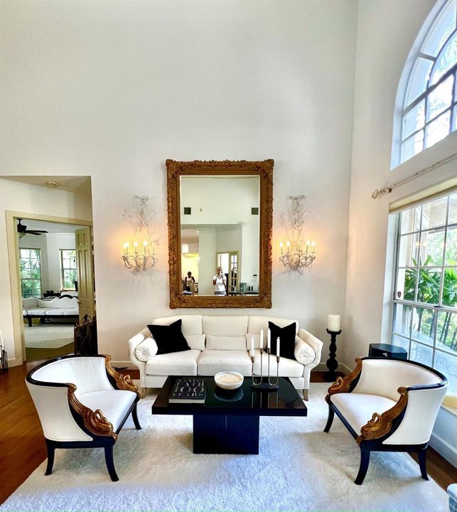 GRAND LOBBY