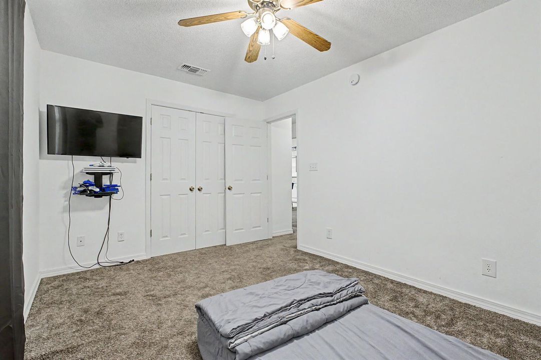 7327 Glidden Lane--15