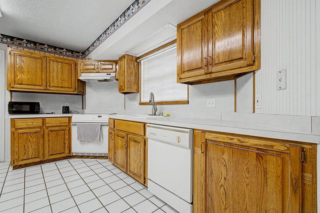 7327 Glidden Lane--19